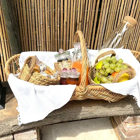 La Maison De Manou Maison d'hôtes La Noe-Poulain