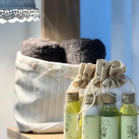 ゲストハウス La Maison De Manou 3*